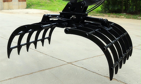 宝鼎抓草机抓具