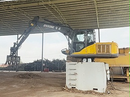 宝鼎固定式电动抓料机助力物料装卸