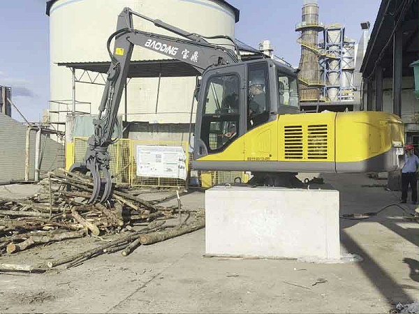 宝鼎固定式电动抓料机