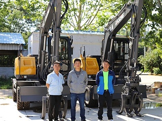 河北廊坊抓木机客户购置BD95W轮式抓木机