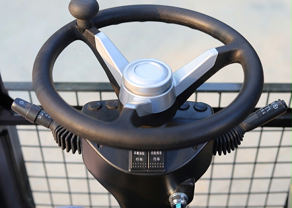 小尺寸方面盘灵活