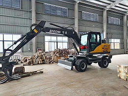 宝鼎95抓木机征服山地装卸作业