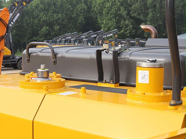 宝鼎BD110G轮式抓木机