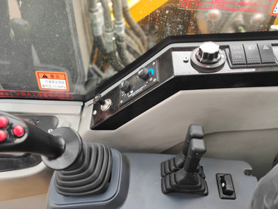 宝鼎抓木机图片