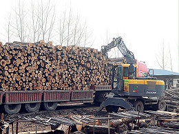 林业搬运专家：宝鼎抓木机的优势