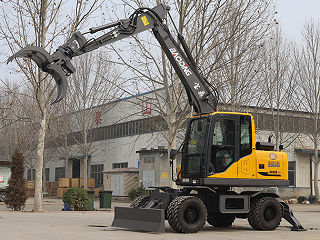 宝鼎轮式抓钢机的多功能应用