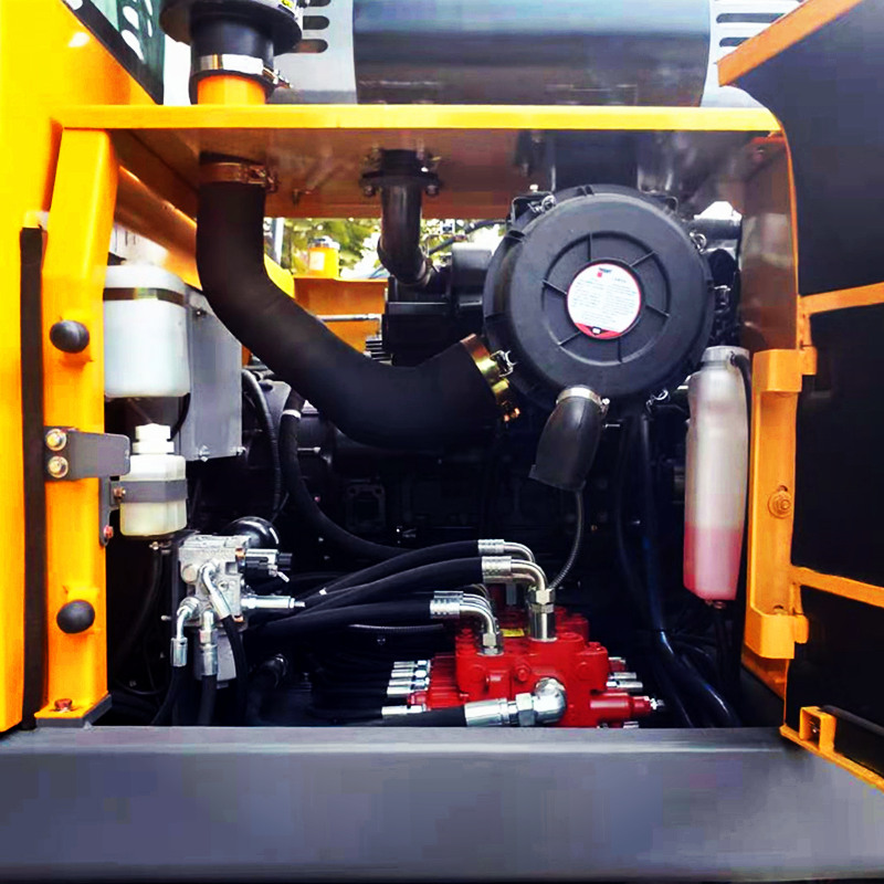 95抓木机维护便捷