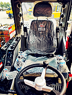 抓木机搭载豪华驾驶室