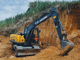 宝鼎挖掘机:工地建设的得力助手