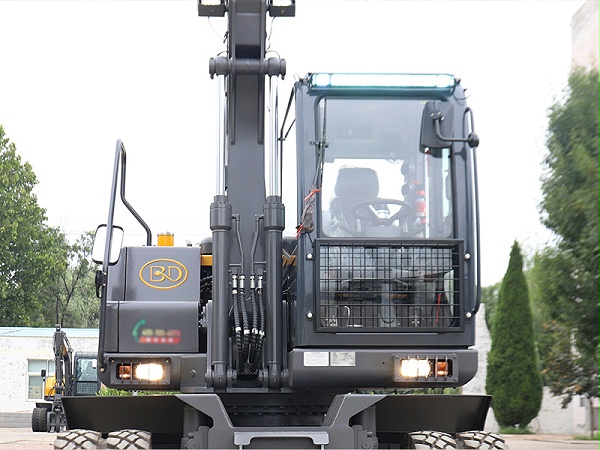 宝鼎110H抓木机外观