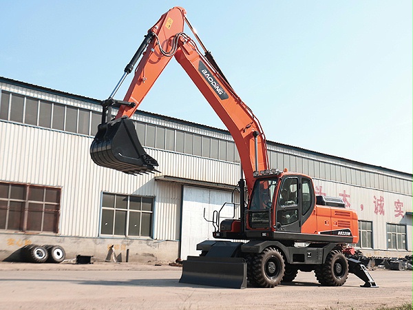 宝鼎22轮式5挖掘机