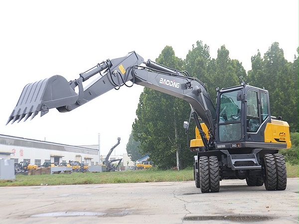 宝鼎BD135挖掘机